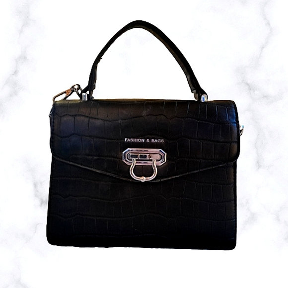 Gator Clutch w/ optional strap - Picture 2 of 11